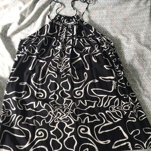 Black and white manuheali’i top